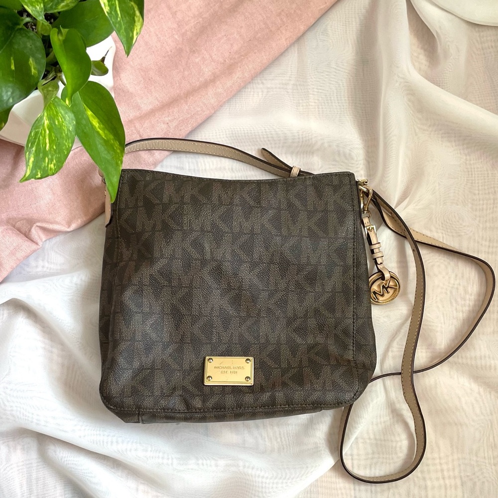 Michael Kors crossbody purse